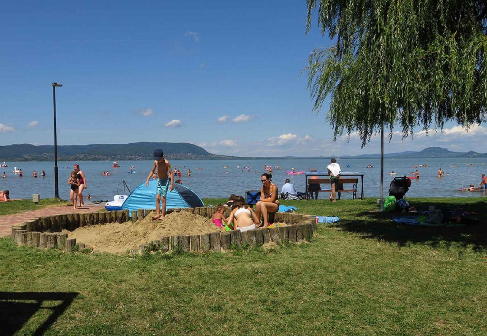 Holiday Homes In Balatonmariafuerdo 48114 Экстерьер фото