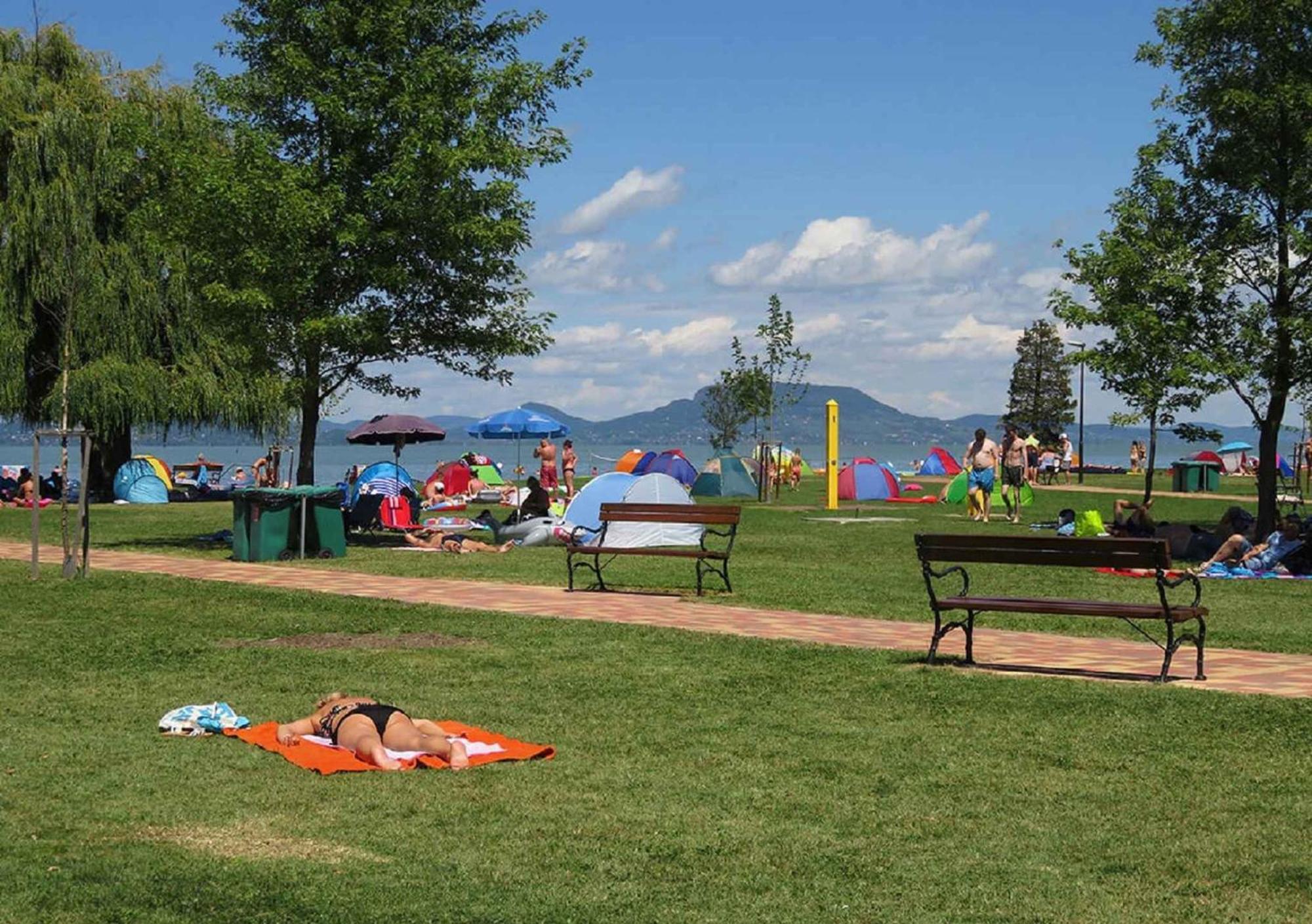 Holiday Homes In Balatonmariafuerdo 48114 Экстерьер фото
